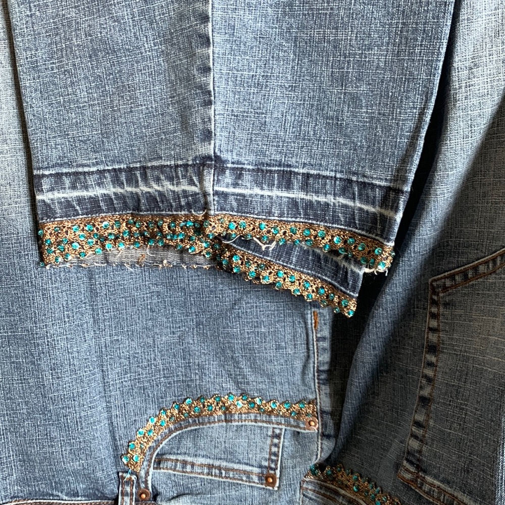 Silhouettes denim crops with decorative trim cuffs etc 26W